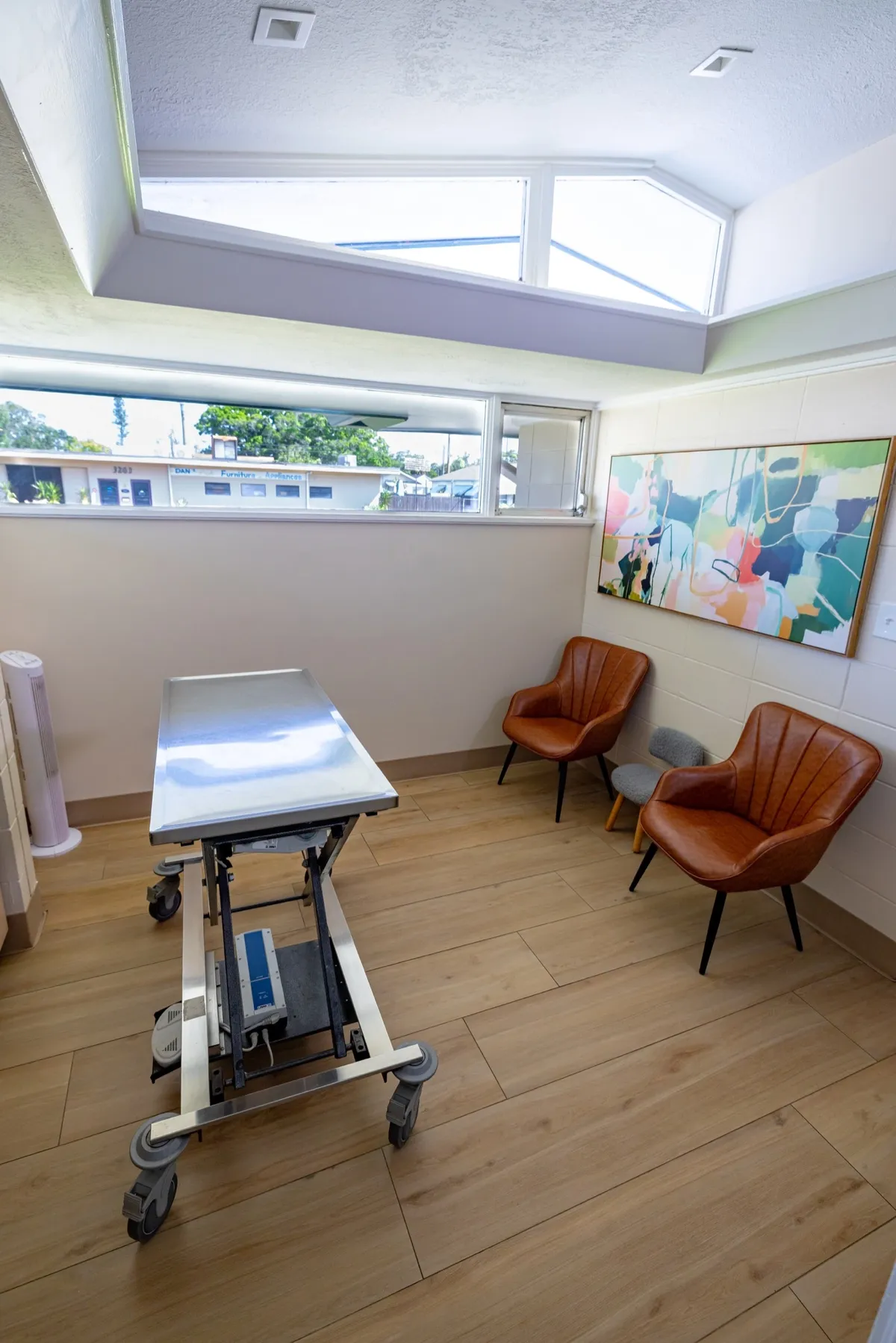 Modern Exam Rooms - Clean, well-equipped examination rooms with the latest diagnostic technology